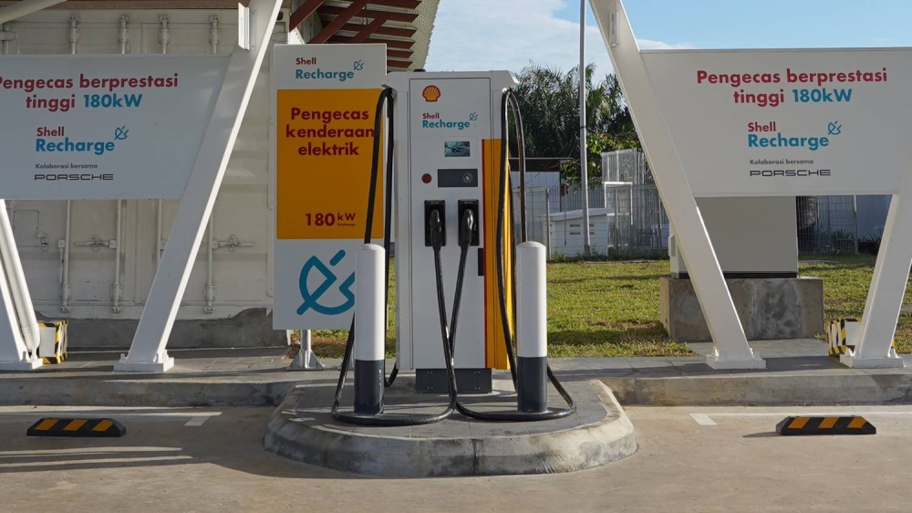 220114-shell-hpc-chargers-2-1