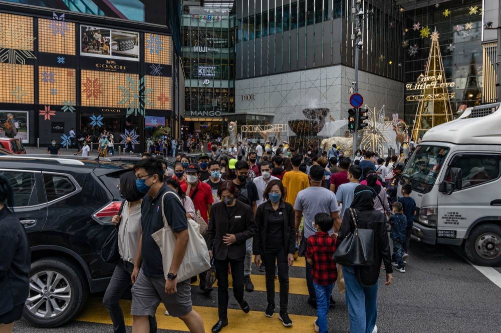 我国单日新冠确诊病例连续6天维持逾三千宗水平。-Firdaus Latif摄-