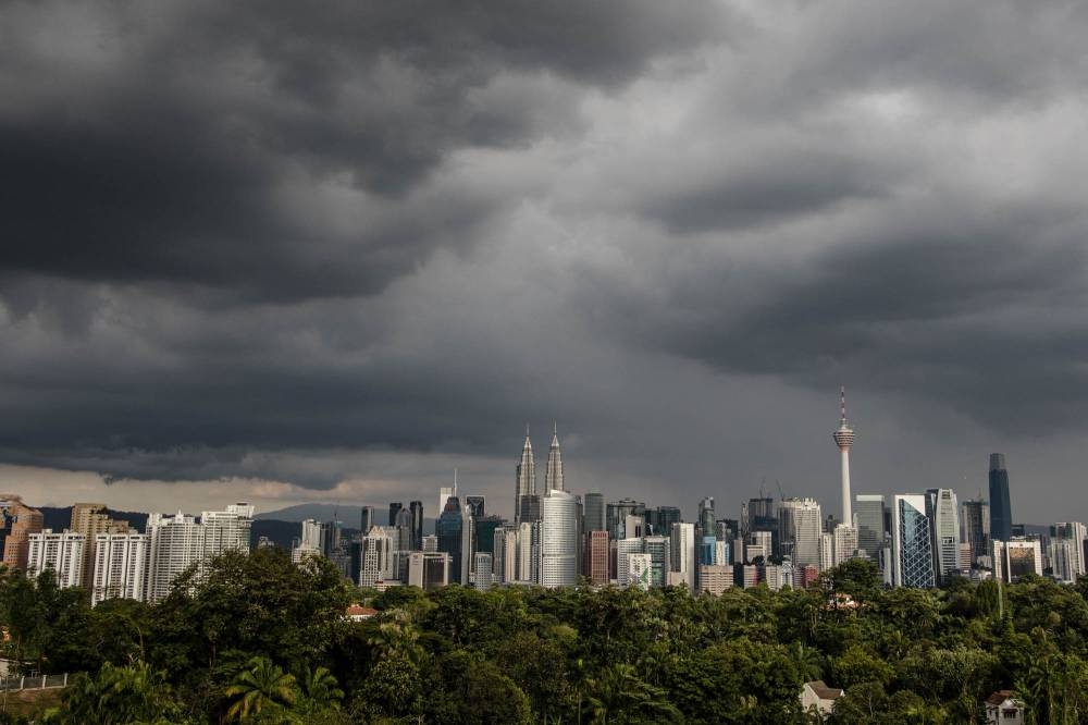 我国自去年10月后，在2月4日再次报超过7000宗确诊病例。-Firdaus Latif摄-