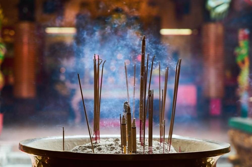 祭拜时,大家不可自称“弟子”或“信女”,应自称“下民”。-摘自网络-