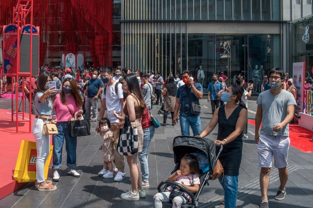 我国目前累计确诊病例达299万6361宗。-Shafwan Zaidon摄-