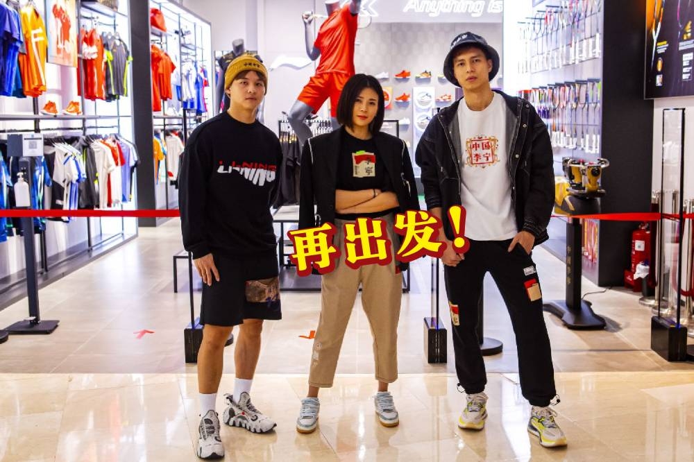 大马羽球职业球员张御宇（左起）、吴柳莹和王耀新与李宁续约2年，继续追逐奥运梦。-李宁提供/精彩大马制图-