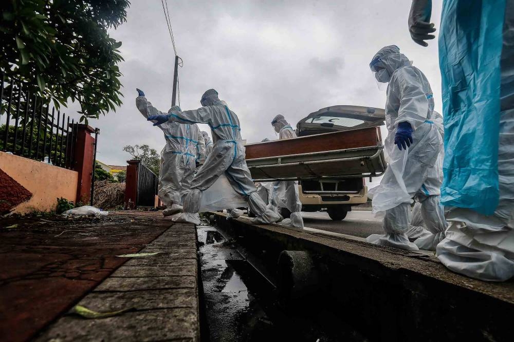 我国在3月7日通报77宗新冠病毒死亡病例，当中26宗是送院前死亡病例。-SAYUTI ZAINUDIN摄-