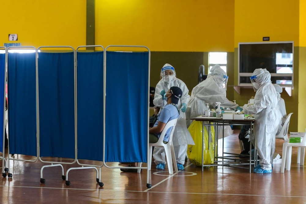 我国再有2万7004人感染新冠病毒，而有86人病逝。-Yusof Mat Isa摄-