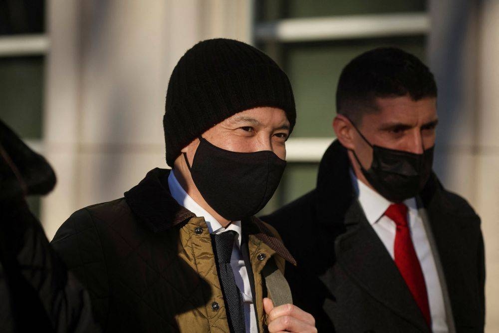 49岁的黄宗华对他被控洗黑钱及贿赂罪行表示不认罪。-路透社-