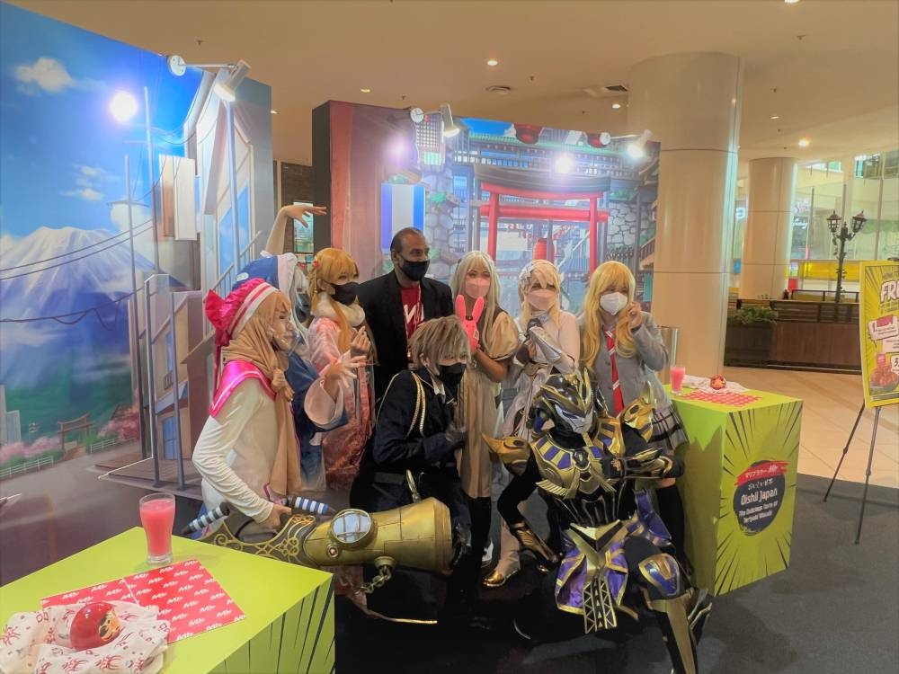 Marrybrown在推介仪式上邀请Cosplay爱好者一同为活动造势,十分有趣。-庄礼文摄-