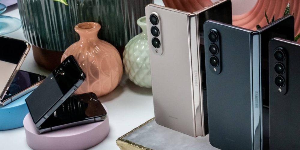 三星Galaxy Z Flip 4和Z Fold 4闪亮登场！-图摘自Soya Cincau-