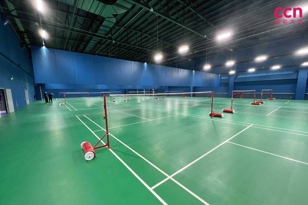 IOI Sports Centre包括15个羽毛球场和2个迷你足球场，且能够组合成一个五人制足球场或活动空间。-庄礼文摄-
