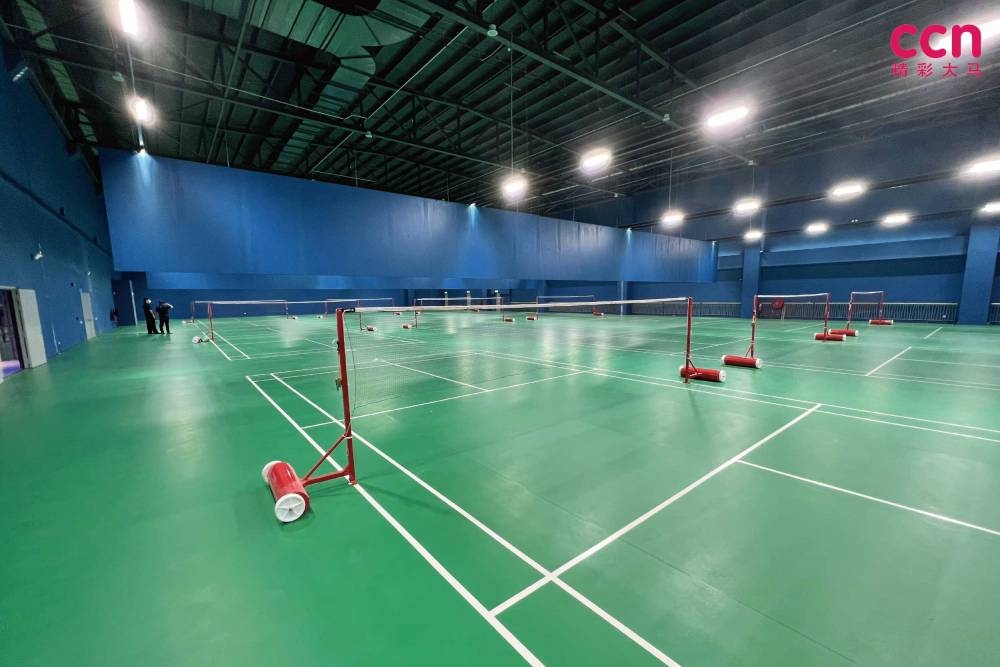 IOI Sports Centre包括15个羽毛球场和2个迷你足球场,且能够组合成一个五人制足球场或活动空间。-庄礼文摄-