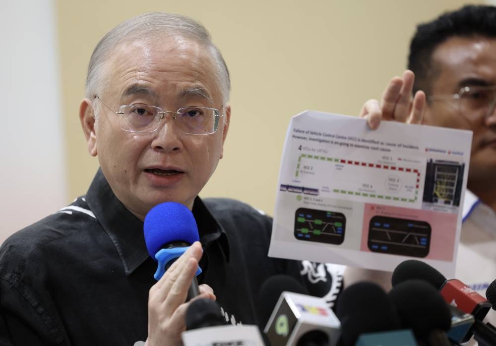 魏家祥表示，受影响的搭客将获延长通行月票的有效期。-马新社-