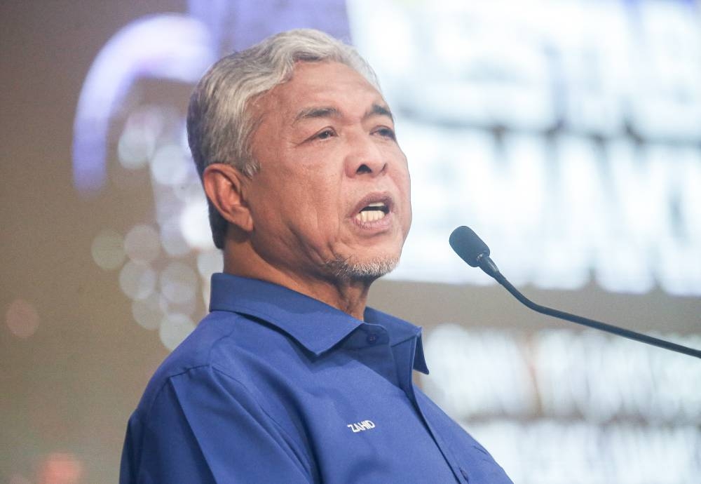 阿末扎希保证，反贪会将绝对独立，在采取行动时不偏不倚。-Farhan Najib摄-