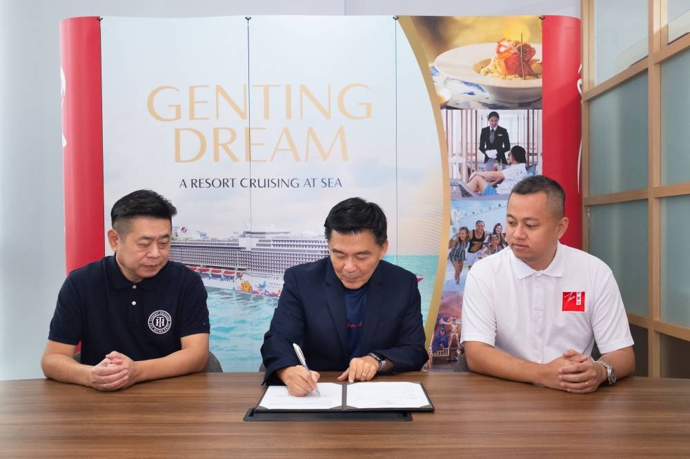 名胜世界邮轮与新加坡天富宫签署谅解备忘录。-名胜世界邮轮提供-