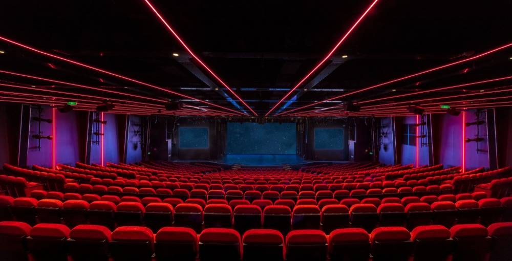 “云顶梦号”的星座剧院可容纳1000人。-名胜世界邮轮提供-