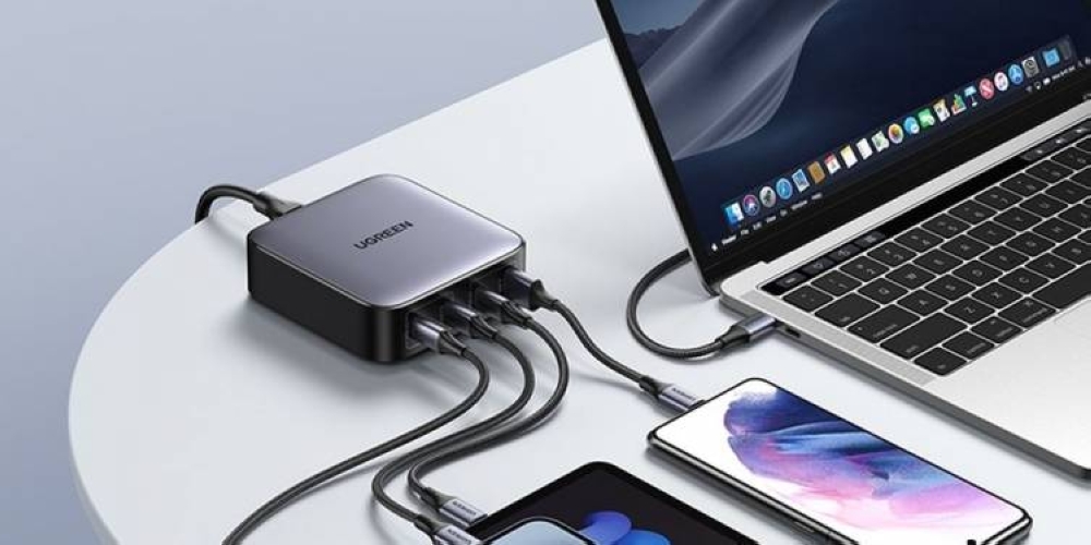 这款充电器有四个端口，用户可以同步为笔记本电脑、平板电脑和智能电话充电。-图摘自Soya Cincau-