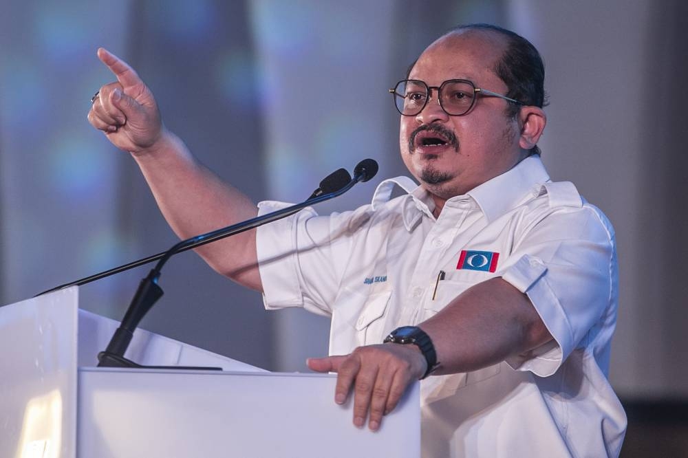 三苏依斯干达出任首相安华的高级政治秘书。-Hari Anggara摄-