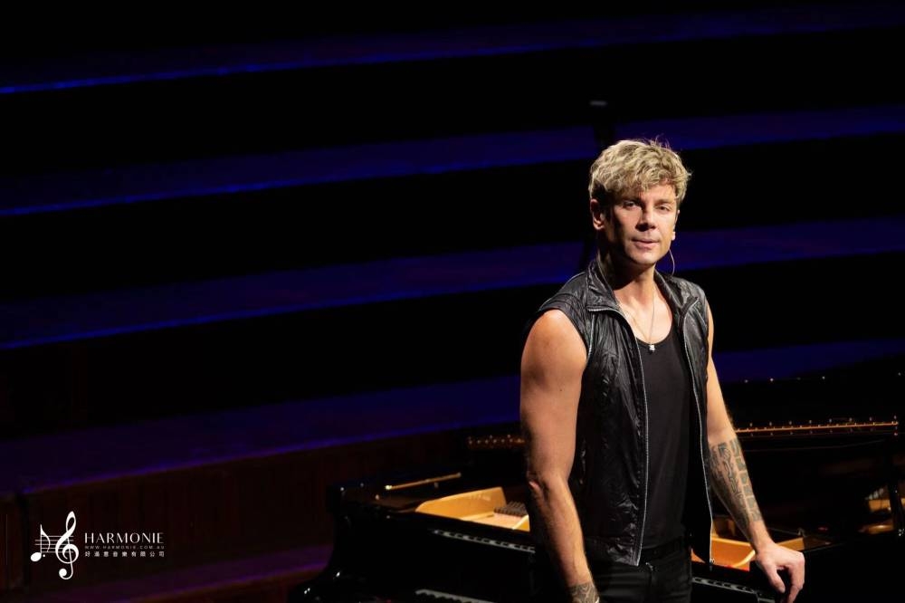 马克西姆乐风格打破了音乐类型之间的界限，从古典音乐、电影音乐到流行音乐和电子音乐皆有。-主办单位提供-