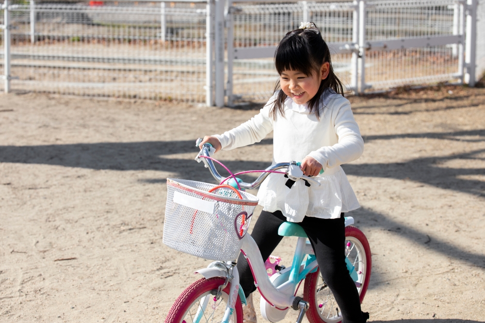 孩子可以选择骑脚车来减重。-摘自freepik-