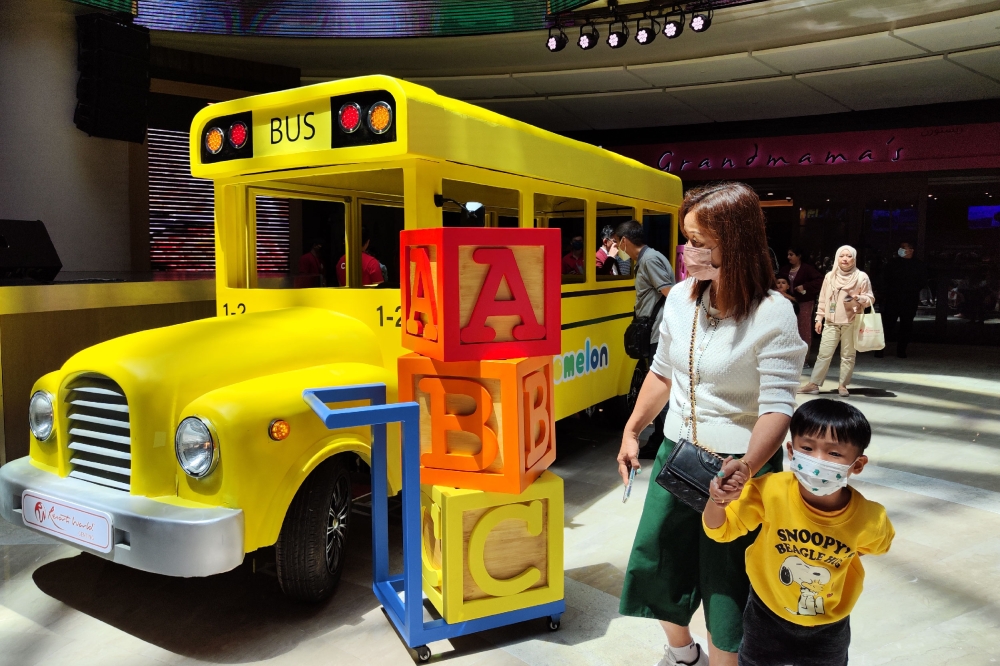 孩子们可以参与全球首度亮相的CoComelon巴士游行。-刘家仪-