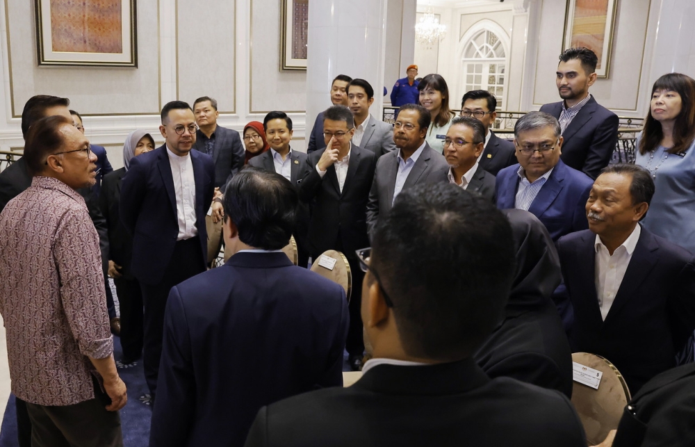 首相在今日的付账干训营中，促所有副部长须尽快推动改革。-马新社-