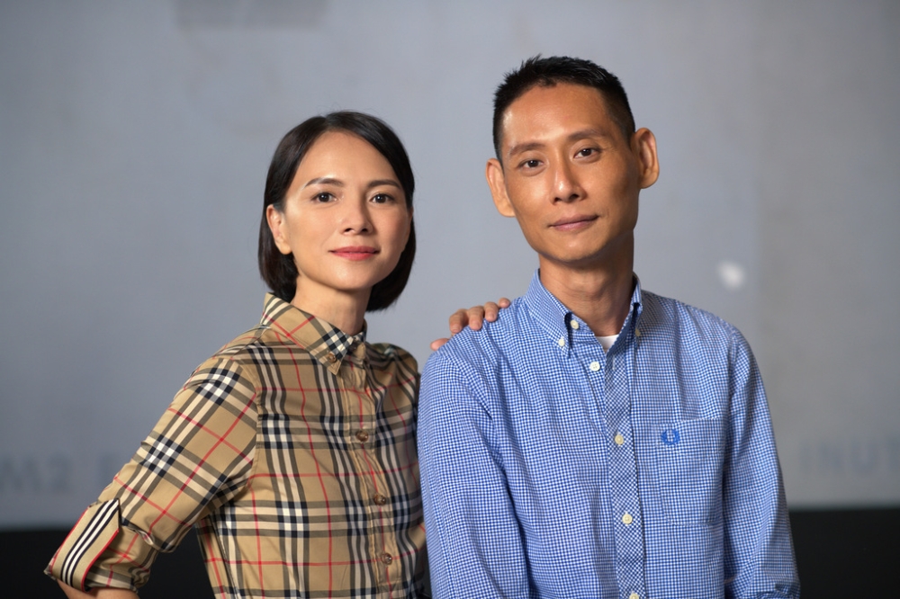 李心洁（左）与王礼霖合影。-摩尔娱乐提供-