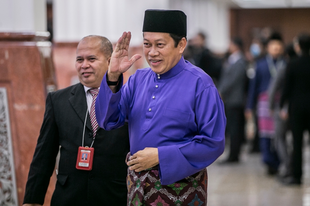 阿末马斯兰（图）说，安华履行上任时所许下的承诺，不领首相及部长薪水。-Hari Anggara摄-