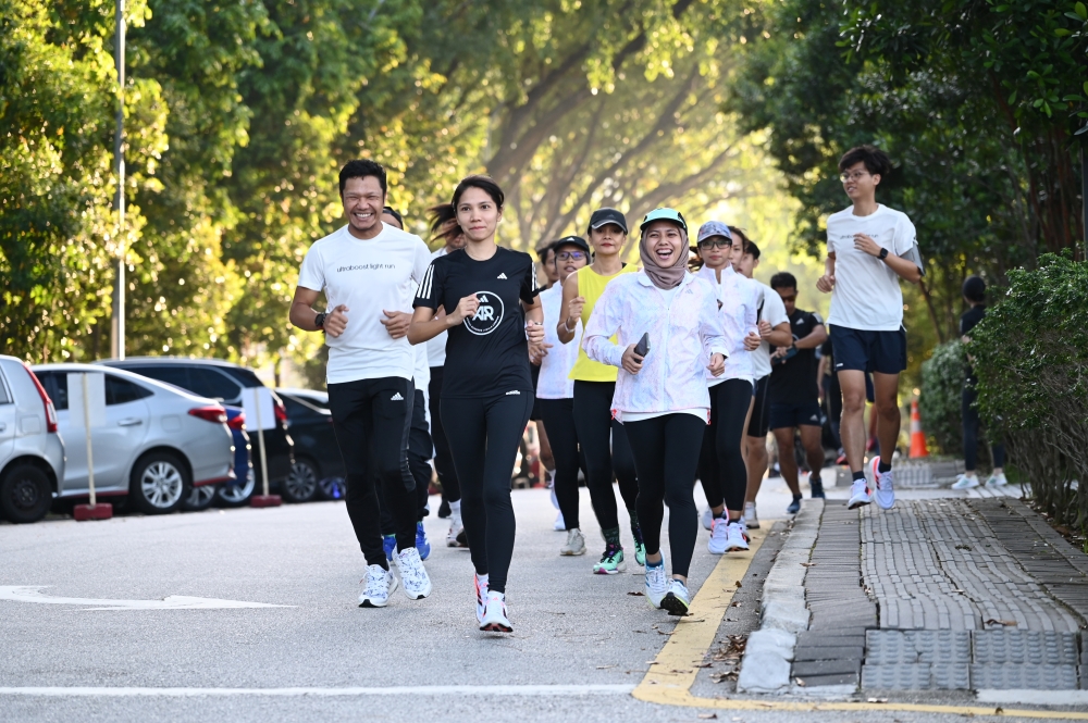 不少已购买ULTRABOOST LIGHT跑鞋的参与者,在活动中“试跑”体验该跑鞋的性能。-Adidas供图-