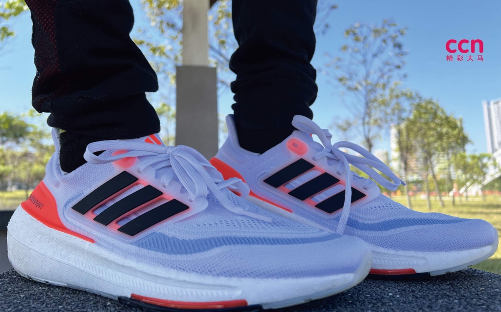 Ultraboost Light的抓地力很好,非常适合任何路面,让人感觉更稳定。-庄礼文摄-