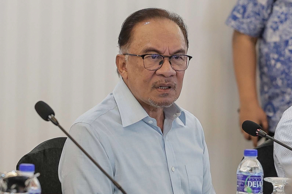 安华表示，政府同意延长营运执照将附带严格的条件，莱纳斯必须严格遵守。-马新社-