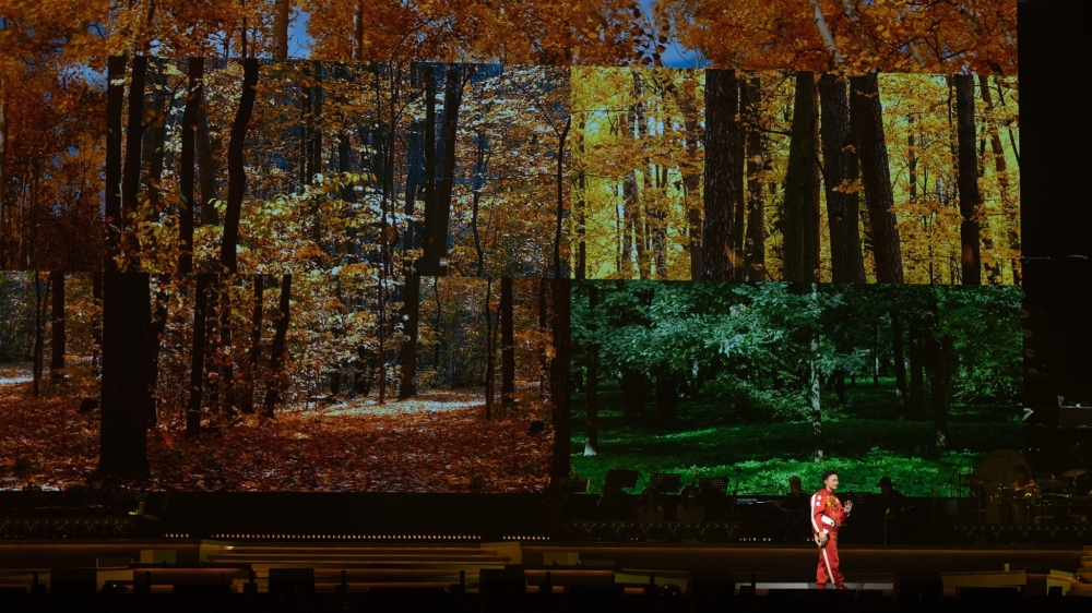演唱会的巨型LED屏幕给观众带来了震撼的视觉享受。-图取自星艺娱乐脸书-