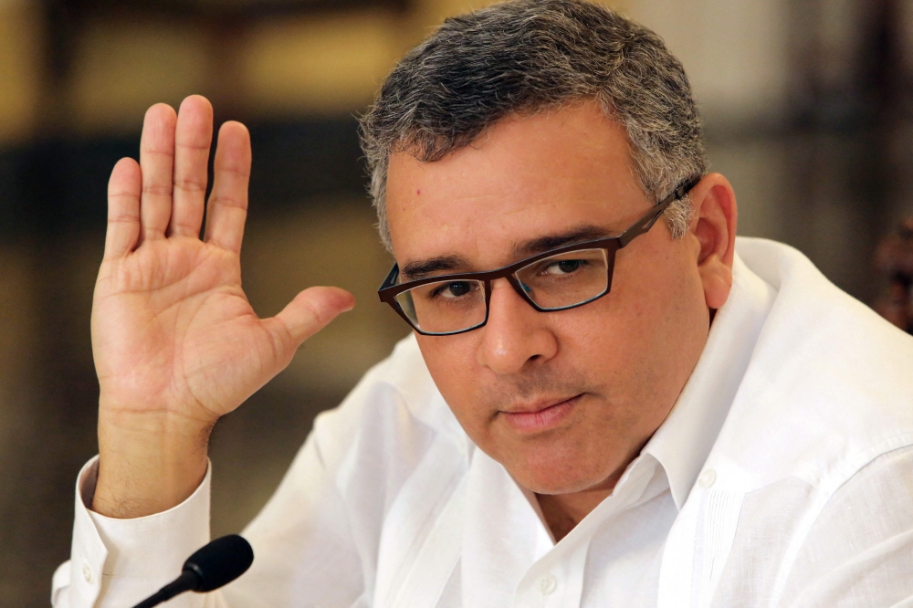 富内斯分别因为与犯罪集团往来，以及失职的罪名而遭判8年、6年监禁。-法新社-