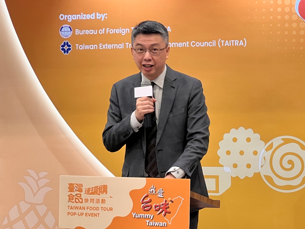 驻马台北经济文化办事处经济组组长章远智致说:“台湾食品业对口感、品质、包装的创新能力和严格控管,使台湾食品在大马备受欢迎。”-庄礼文摄-