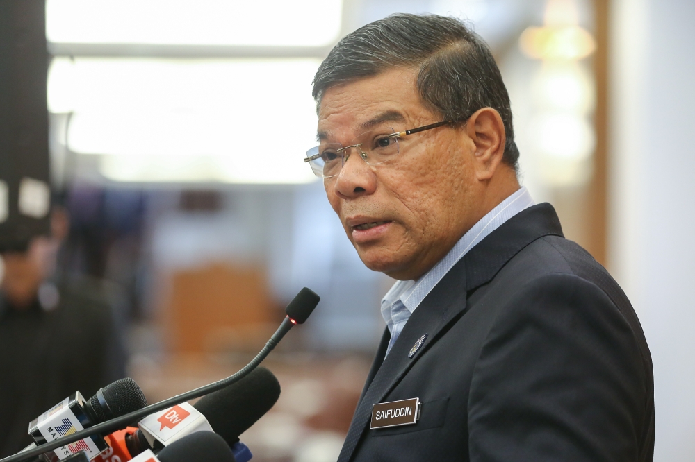 赛弗丁挑战政府批评者，特别是反对党，提出更好的想法和政策。-Yusof Mat Isa摄-