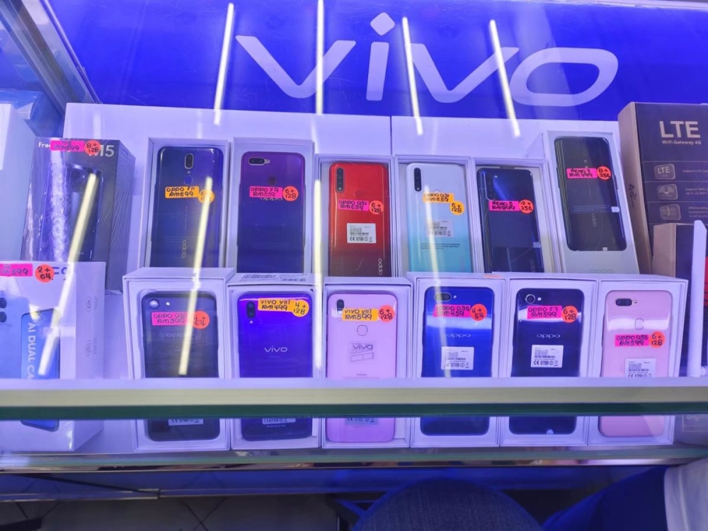 市面上出现山寨vivo手机，消费者要提高警惕！-图摘自Soya Cincau-