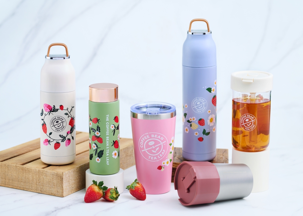 左起为Latte Strawberry（98令吉）、Vintage Strawberry （仅限通过Summer Stampcard赢取)、Tangier Strawberry（88令吉）、Tetouan Strawberry（78令吉）、Tonsberg Strawberry（108令吉）、Polar Strawberry（108令吉）。