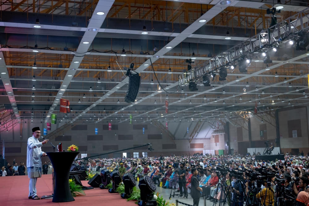 安华说，他所领导的联合政府里，至今没有一名部长违背良好施政原则。-土取自Anwar Ibrahim面子书-