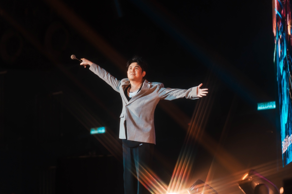 《Crazy for Live温柔无限放大》安可场选唱了多首曹格的经典歌曲。-星艺娱乐提供-