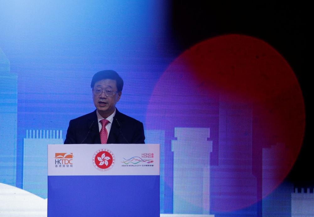 《华盛顿邮报》引述知情人士报导，白宫决定禁止香港特首李家超出席11月在美国三藩市举行的APEC会议。-路透社-