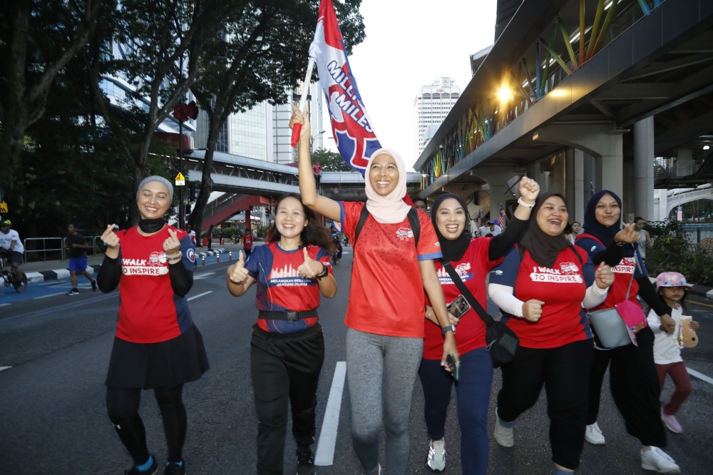 在过去三届的“步行一百万英里”活动，NESTLÉ OMEGA PLUS已成功捐献30万令吉给大马心脏基金会和国家心脏中心基金会。-雀巢（马来西亚）有限公司提供-