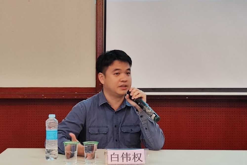 白伟权博士为大家主讲《陆佑——从拿律到雪兰莪的商矿大佬》的故事。-刘家仪摄-