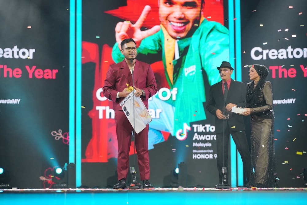 这是年度最佳创作者得主Khairul Aming。-主办单位提供-