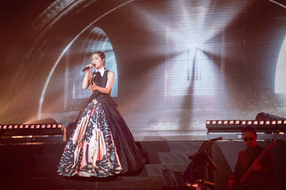 首首经典歌曲勾起粉丝的回忆。-星艺娱乐提供-