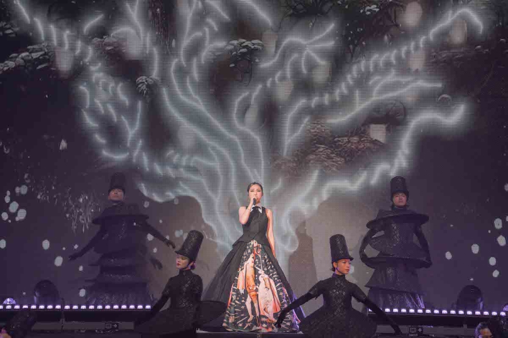 舞台设计和舞蹈编排超有心思！-星艺娱乐提供-