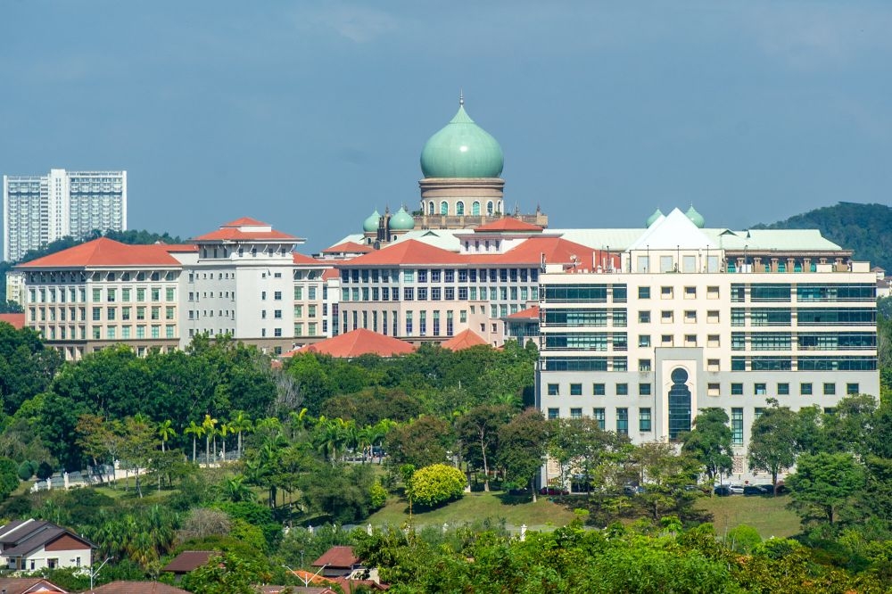 总稽查司报告显示，我国政府部门因没有遵守财政管理或按照合约行事，导致损失了1亿零800万令吉。-Shafwan Zaidon摄-