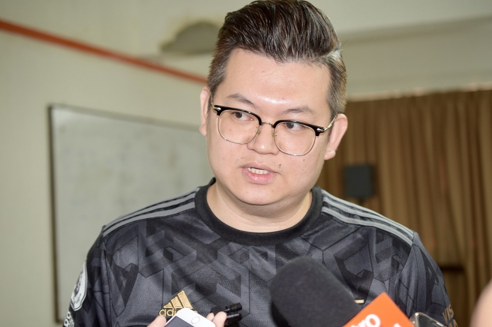 俞利文认为，无预警宣布停飞的MYAirline，必须为乘客推出完善的补偿体系。-Borneo Post Online摄-
