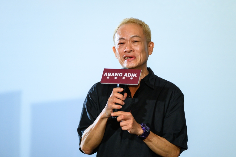 邓金煌也在当天惊喜亮相分享会，他也被观众的热情感动到喷泪，直喊：“你们的鼓励温暖了我们！”-摩尔娱乐提供-