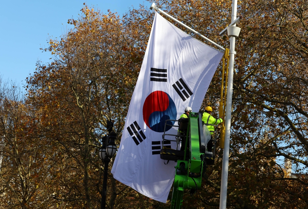 美韩周一展开代号为“自由护盾”的年度联合军演，将进行48场海陆空野外机动训练，较去年的演习多一倍。-路透社-