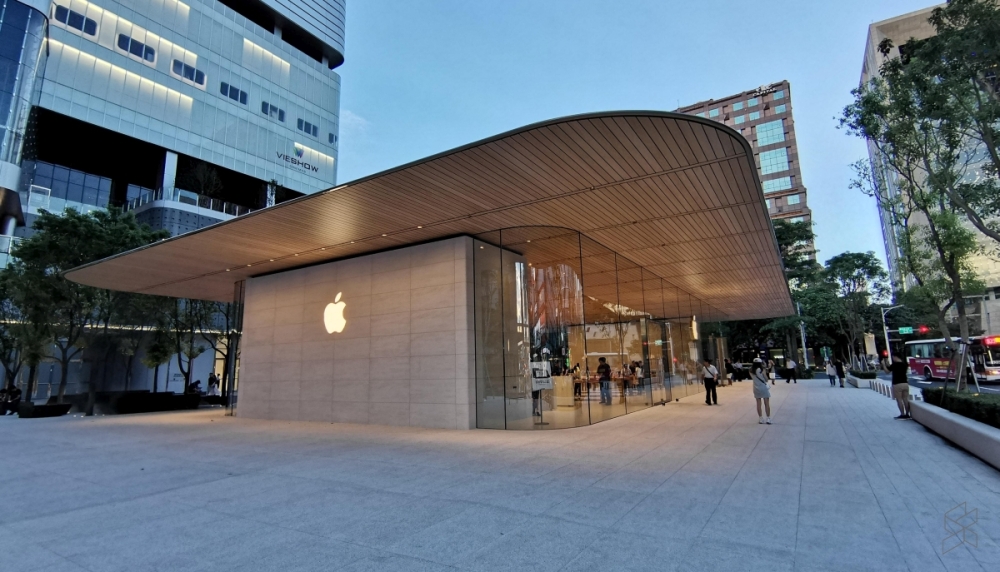台北信义的Apple Store。-摘自Soyacincau-
