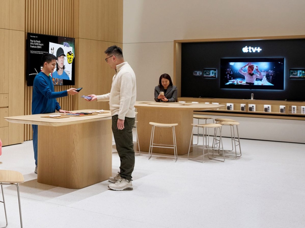 韩国弘大的Apple Store。-摘自Soyacincau-