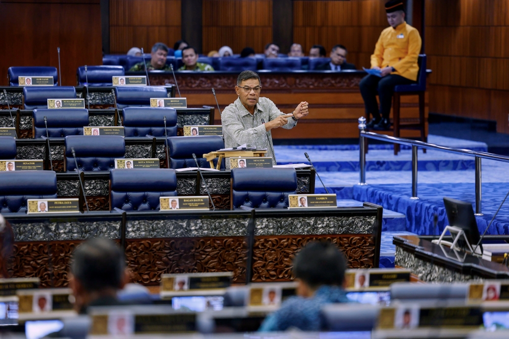 赛弗丁周四在国会下议院的2025年供应法案政策辩论阶段，代表内政部作部门总结。-马新社-