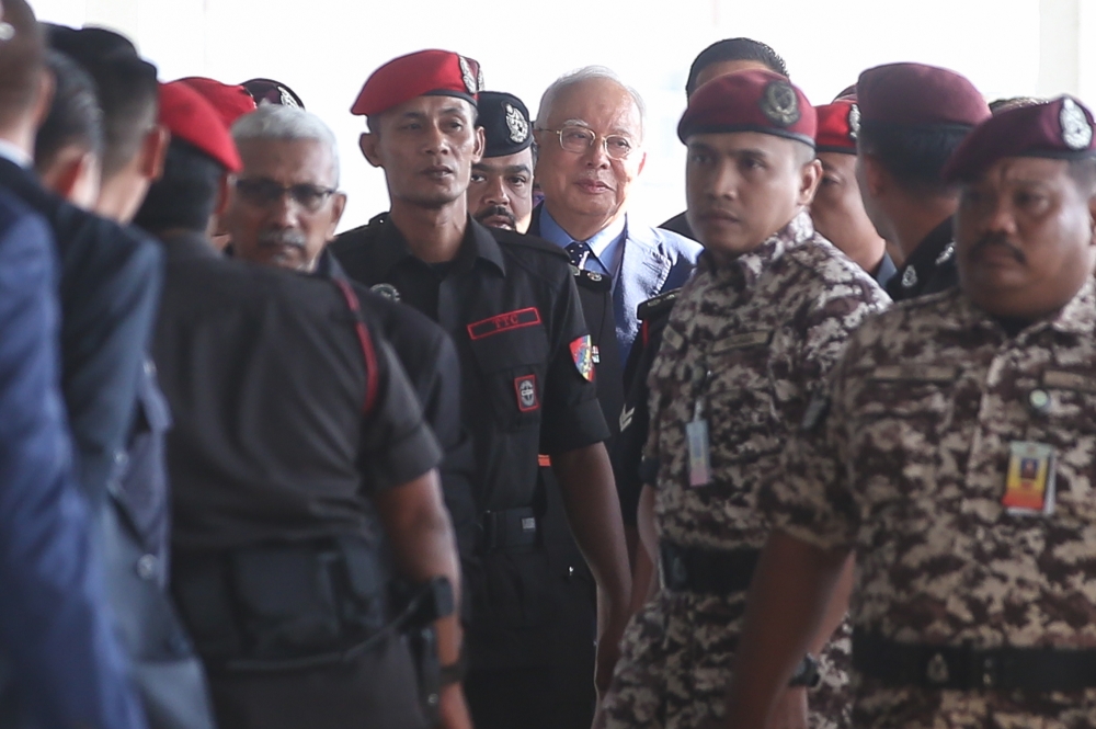 律师公会针对纳吉的减刑提出司法审核，不过被高庭驳回。-Yusof Mat Isa摄-